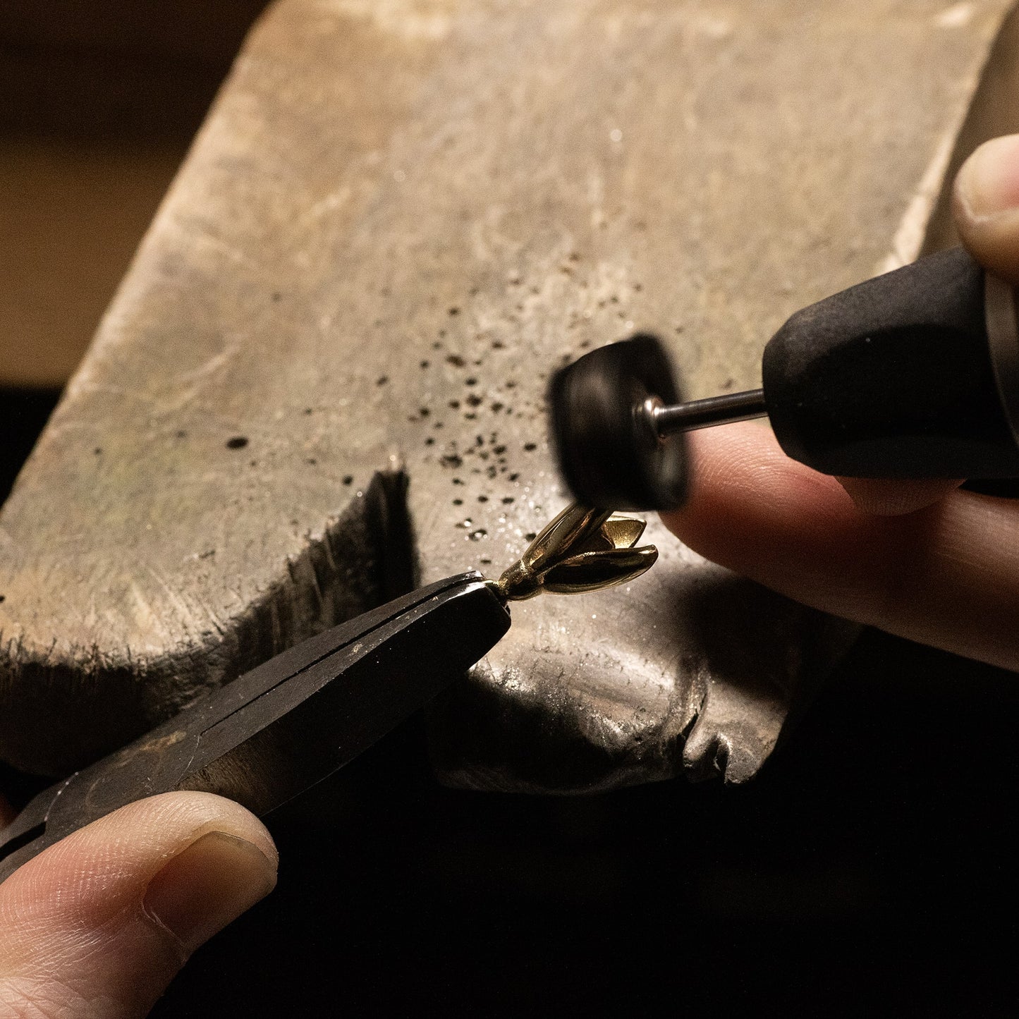 Snowdrop Flower Necklace - Resilience - 9kt Gold