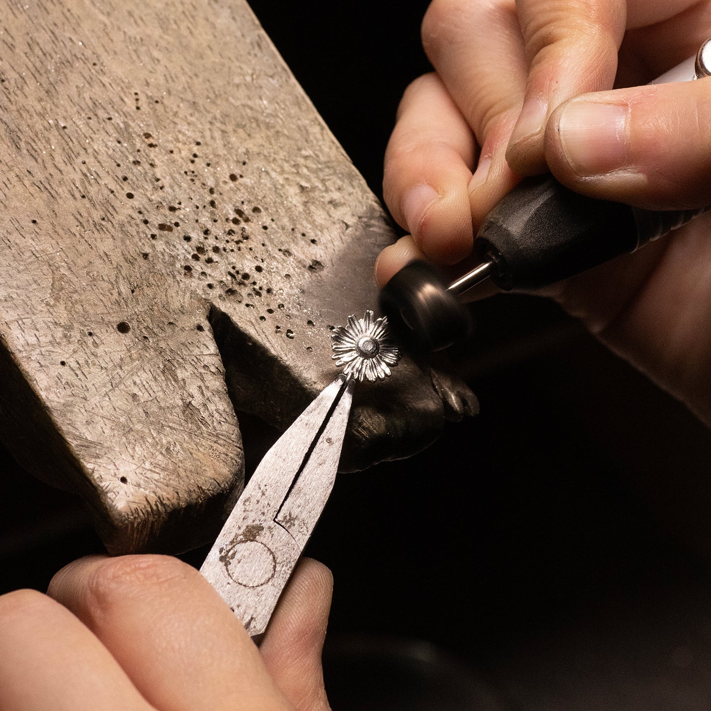 Personalised Daisy Flower Bangle - Hope - Silver