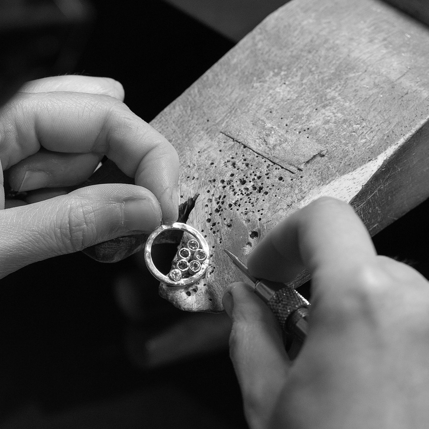 Halskette zum 60. Geburtstag - 6 Diamanten für 6 Jahrzehnte - Silber & im Labor gezüchtete Diamanten