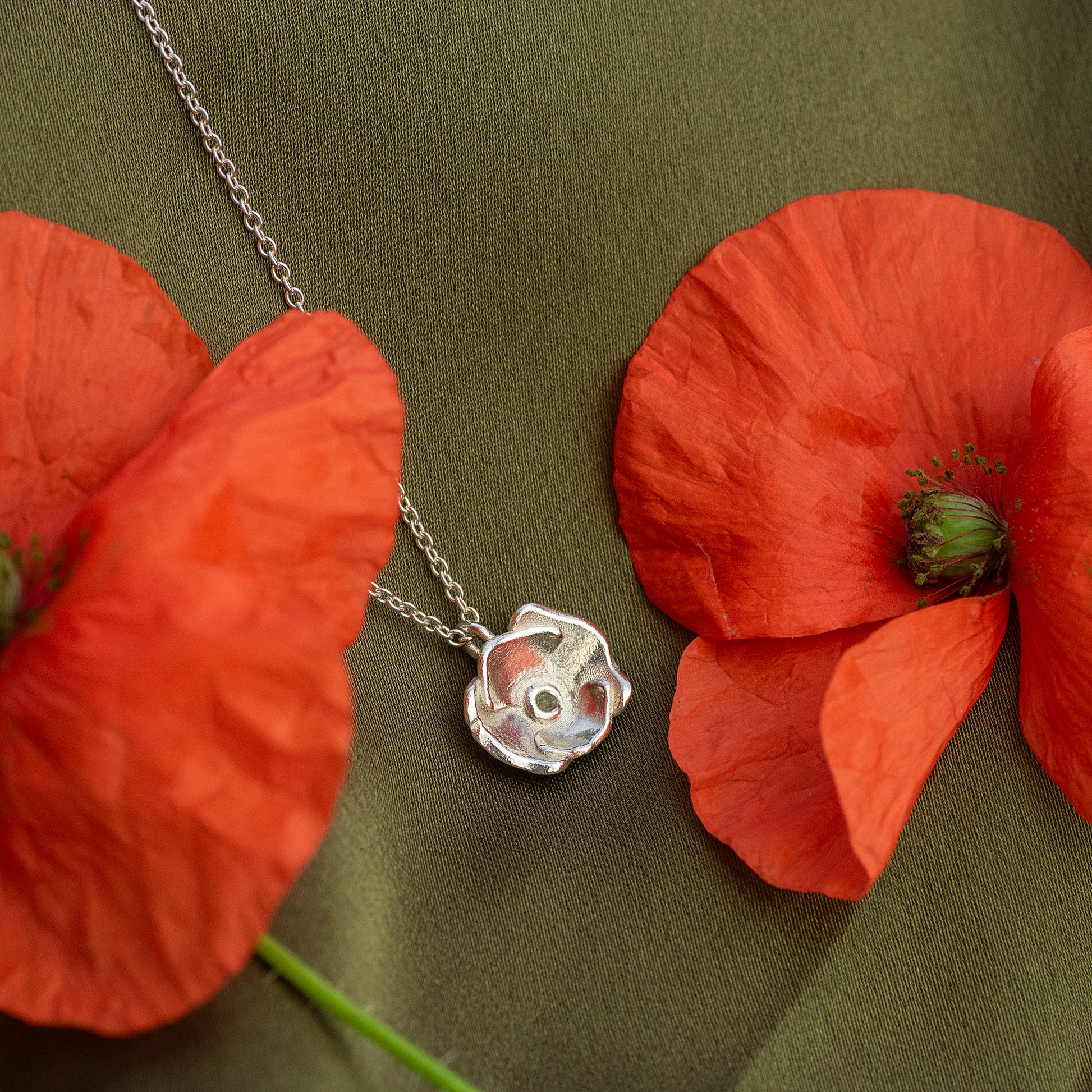 August Birth Flower & Birthstone Necklace - Poppy & Peridot - Silver