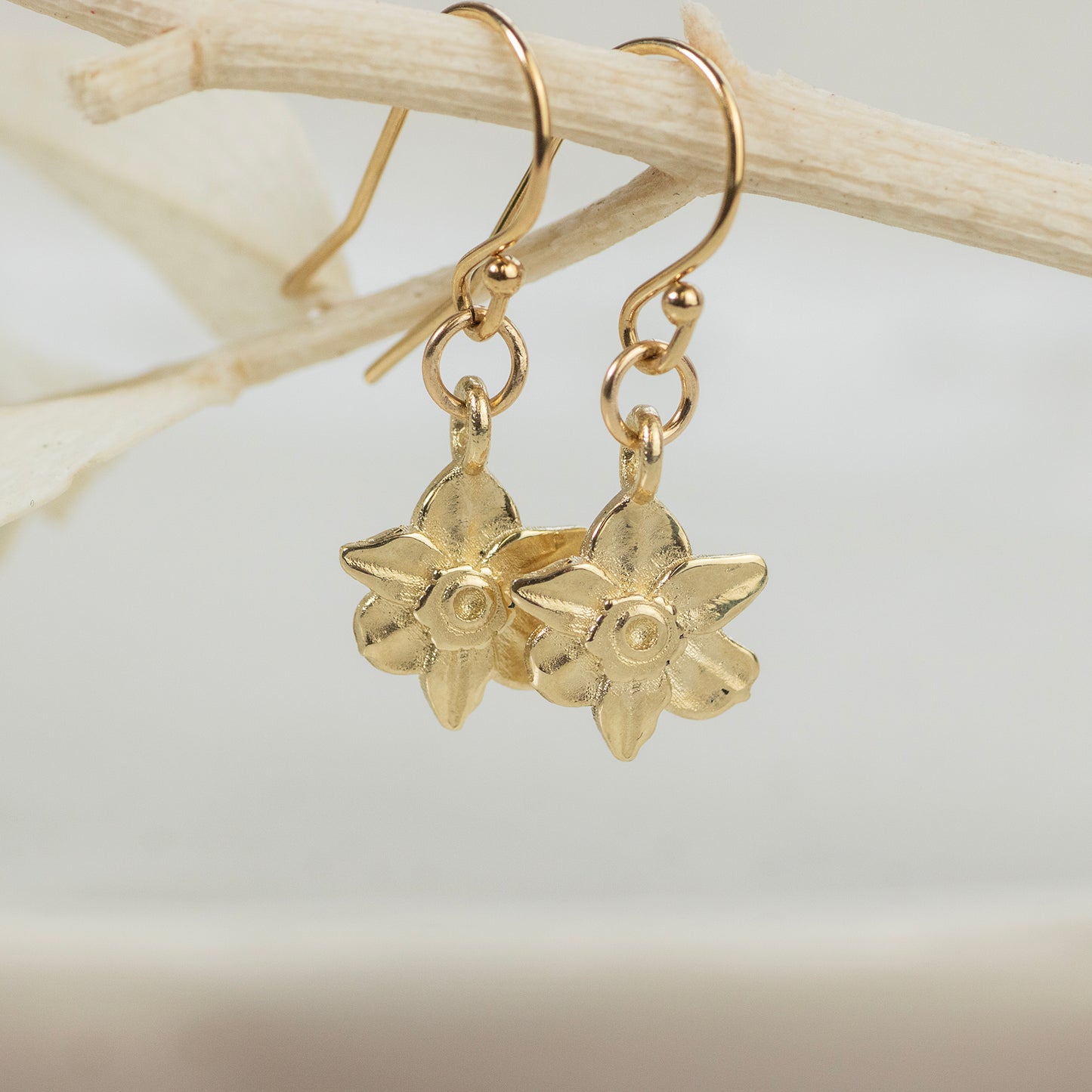 gold daffodil earrings