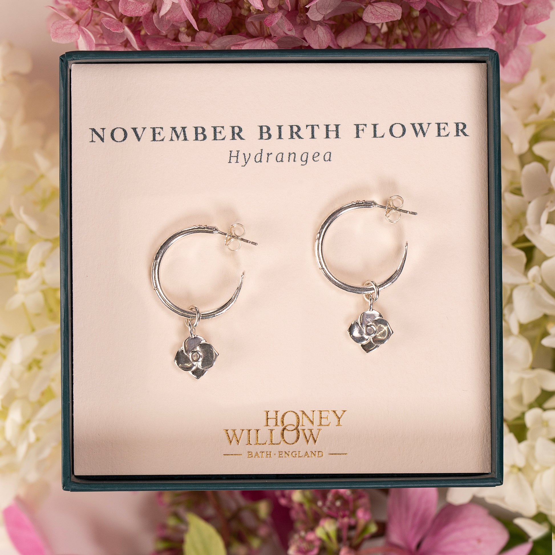 November Birth Flower Hoop Earrings - Hydrangea - Silver - 2cm