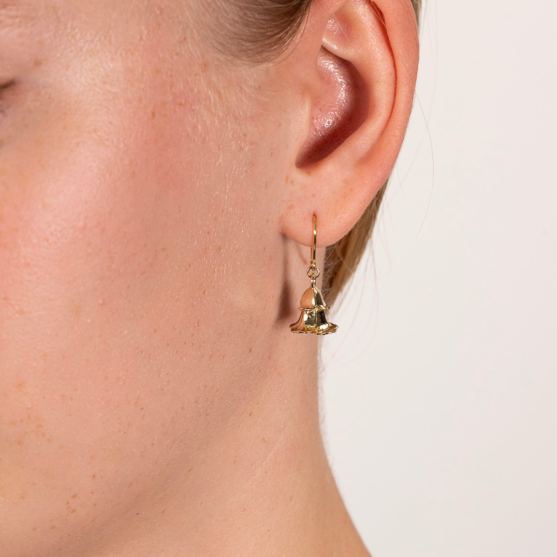 September Birth Flower & Birthstone Earrings - Morning Glory & Sapphire - 9kt Gold