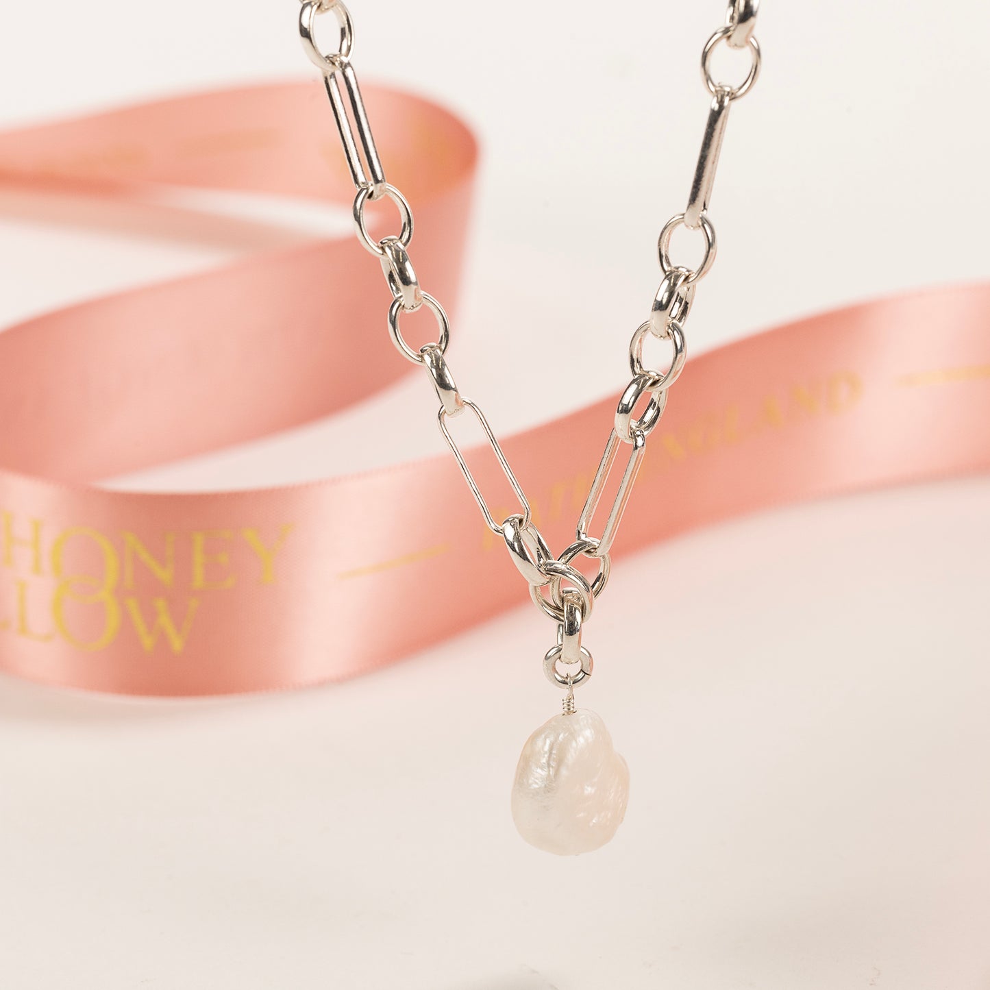 Chunky Figaro Belcher Necklace with Pearl