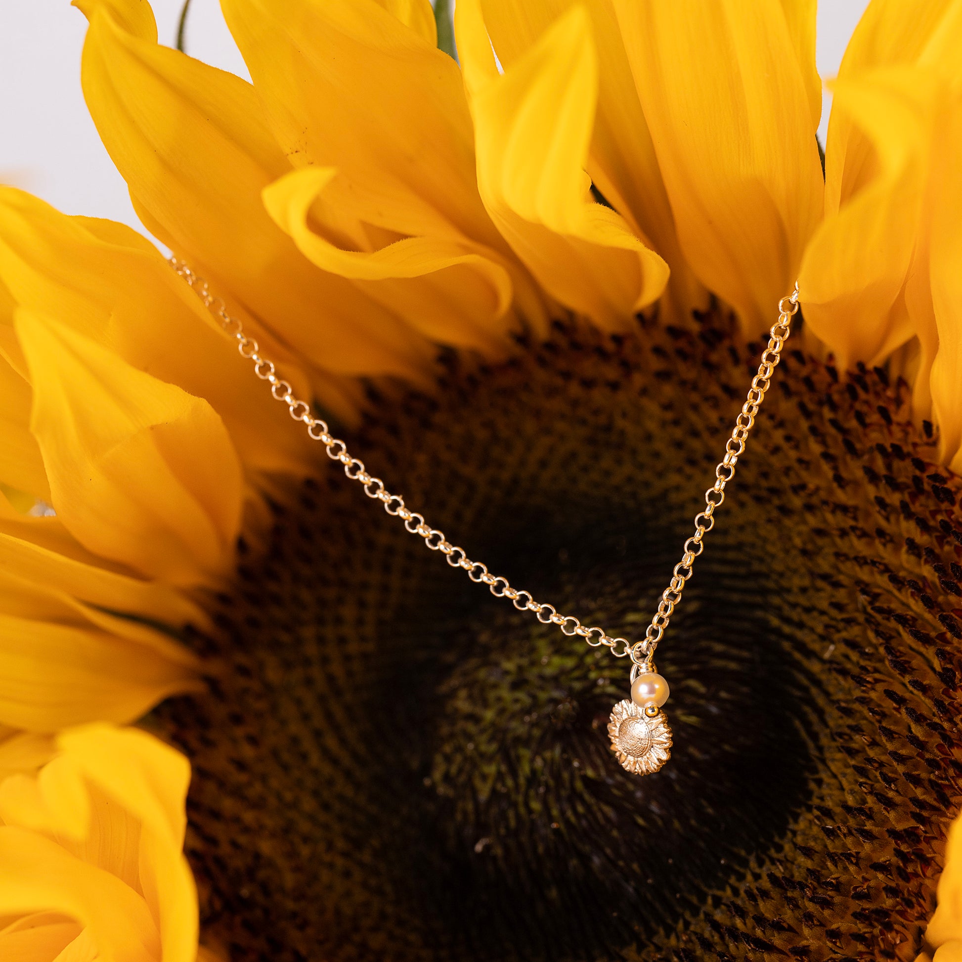 Delicate Sunflower & Pearl Bracelet - Friendship - Silver