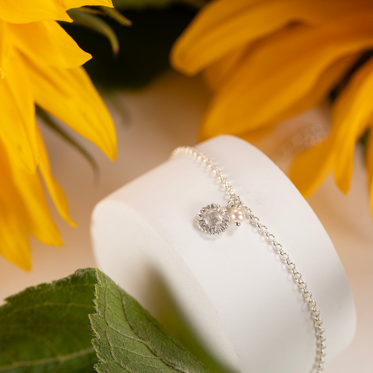 August Birth Flower Bracelet - Sunflower & Pearl - Silver
