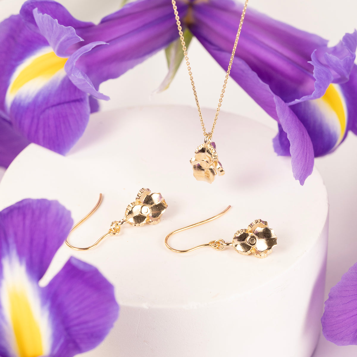 February Birth Flower Earrings - Iris - 9kt Gold