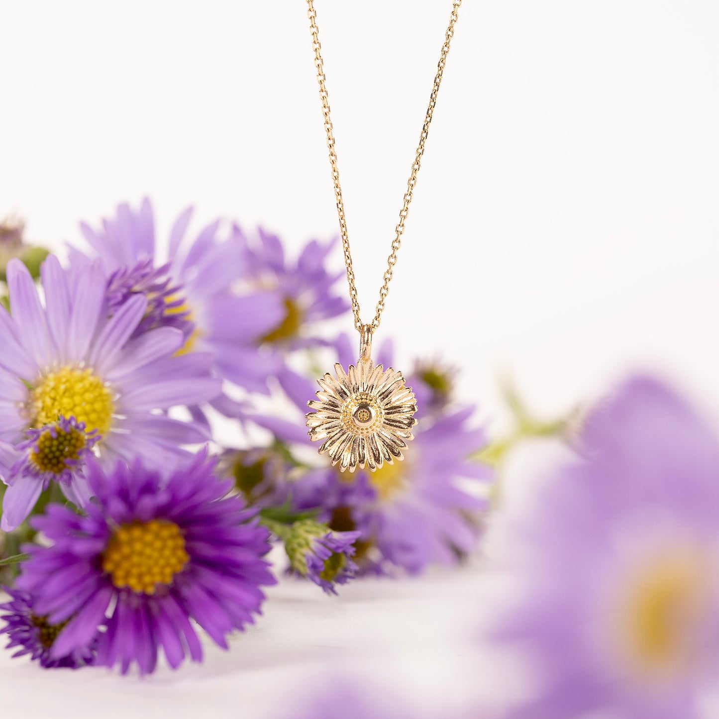 Aster Flower Necklace - Wisdom - 9kt Gold
