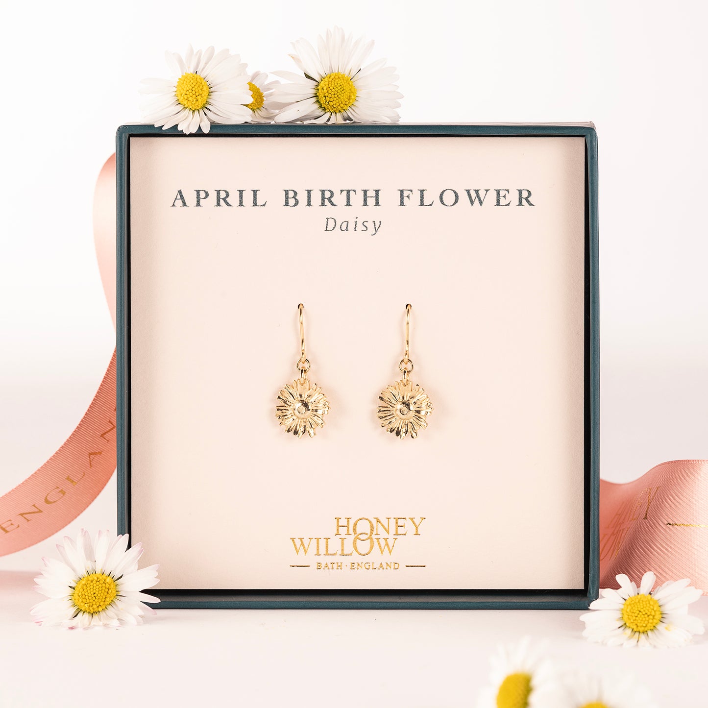April Birth Flower Earrings - Daisy - 9kt Gold