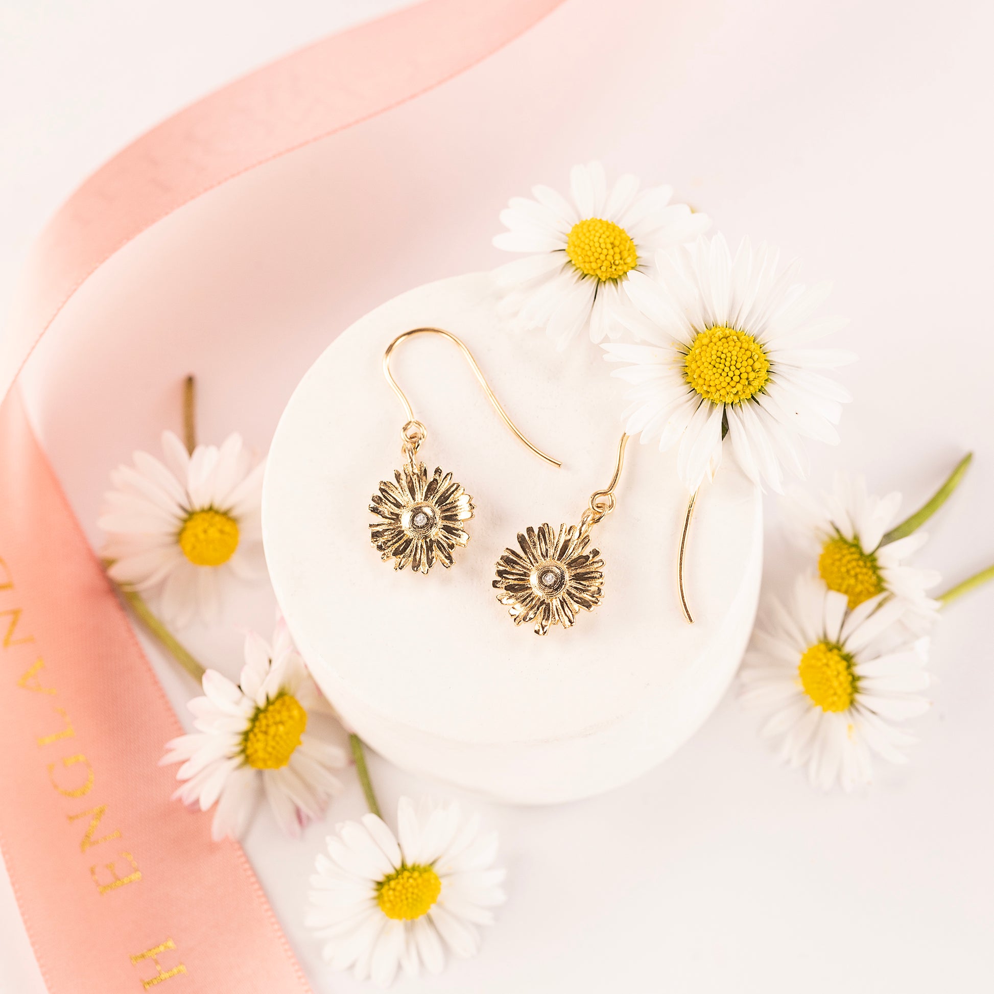 April Birth Flower & Birthstone Earrings - Daisy & Lab Grown Diamonds - 9kt Gold