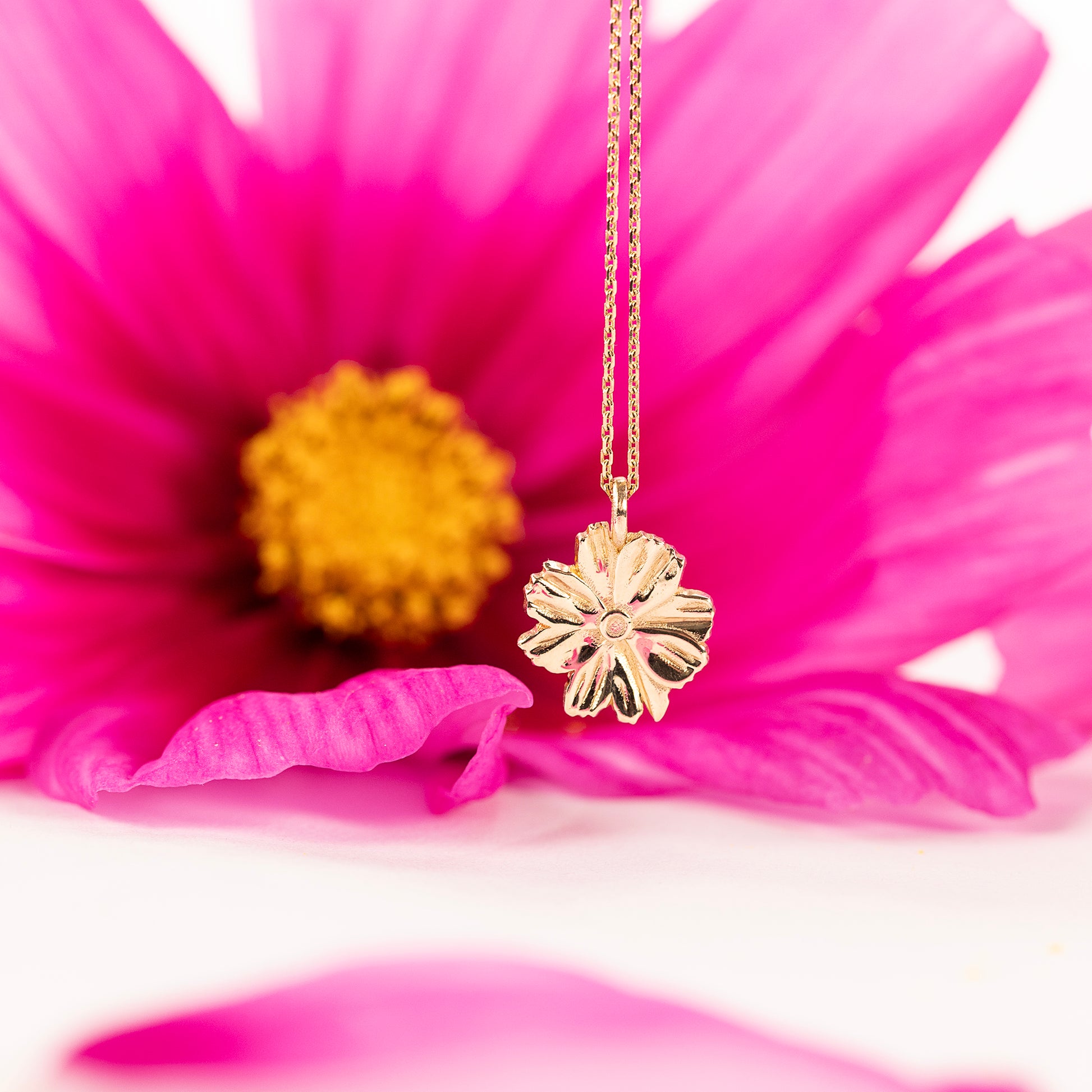 Cosmos Flower Necklace - Balance - 9kt Gold
