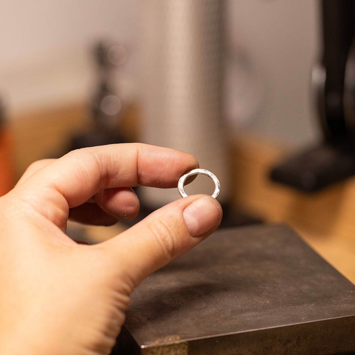 Geschenk für die Braut vom Junggesellinnenabschied – Personalisierte Hennenkreis-Halskette – Silber