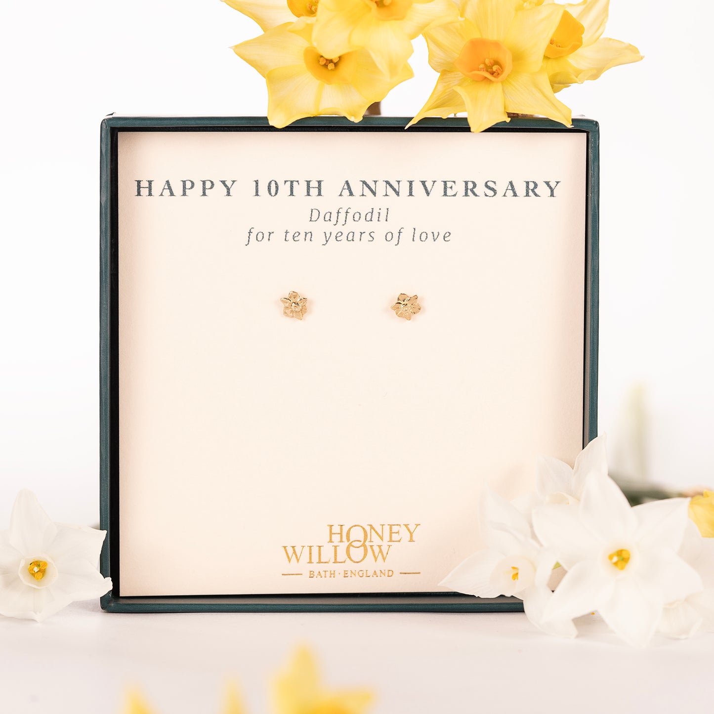 10th Anniversary Gift - Daffodil Flower Stud Earrings - 9kt Gold