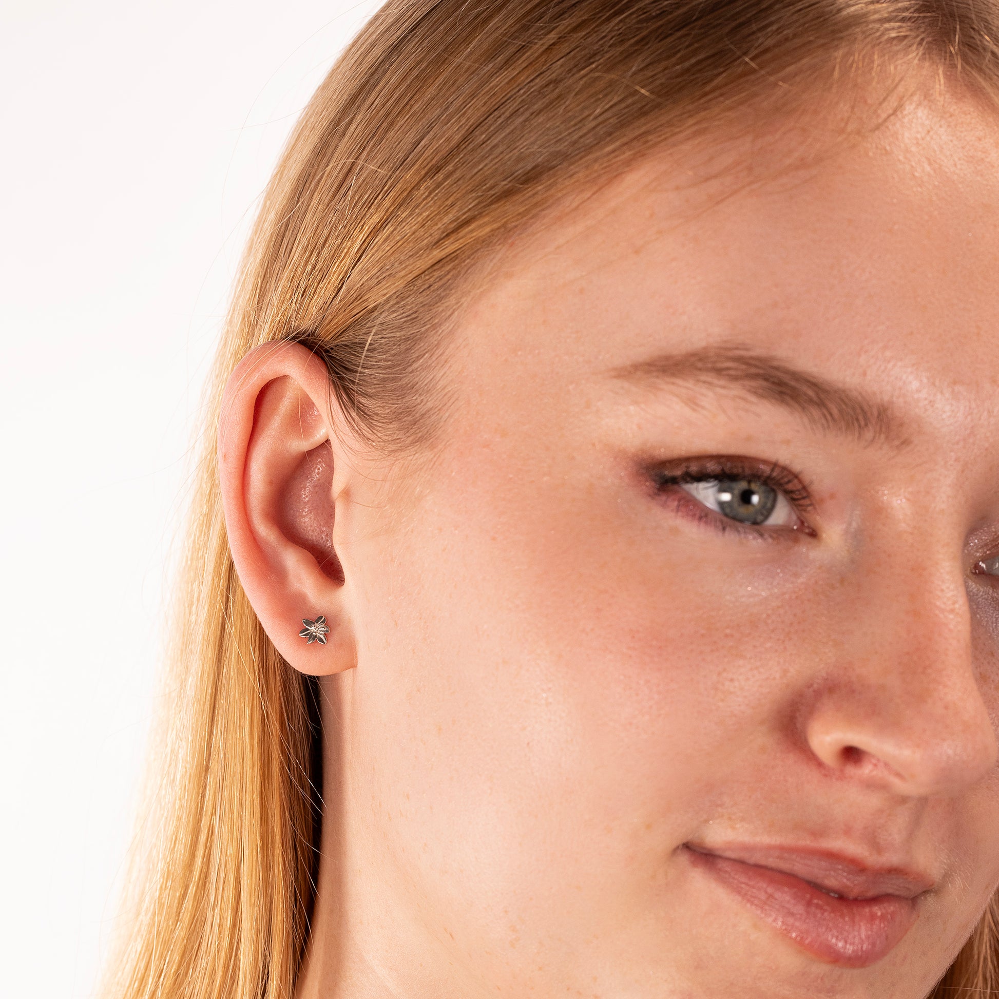 Lily Stud Earrings - Devotion - Silver