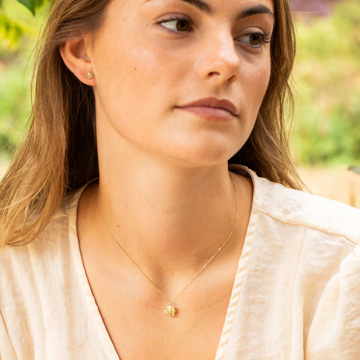 Clematis Flower Necklace - Creativity - 9kt Gold