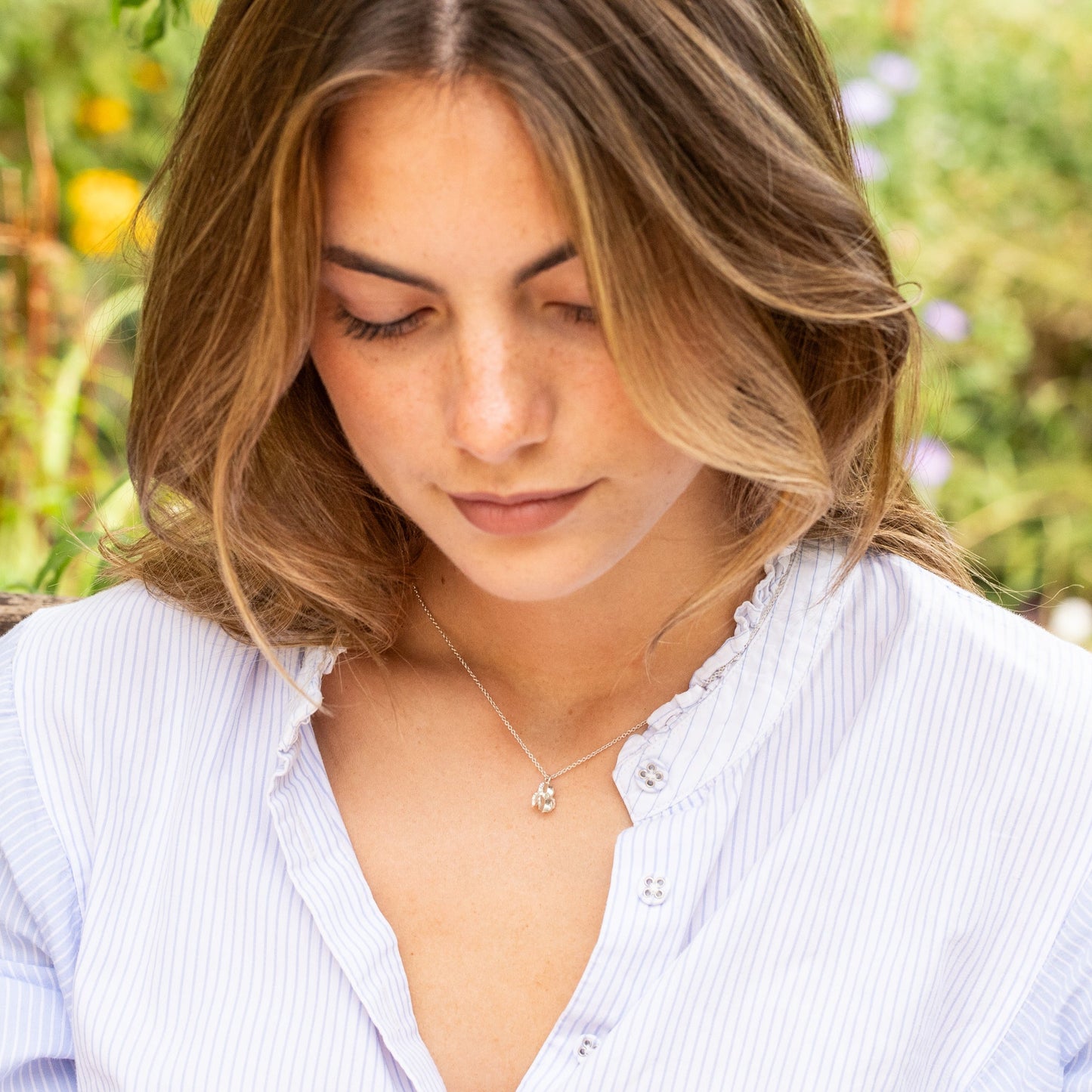 iris flower necklace