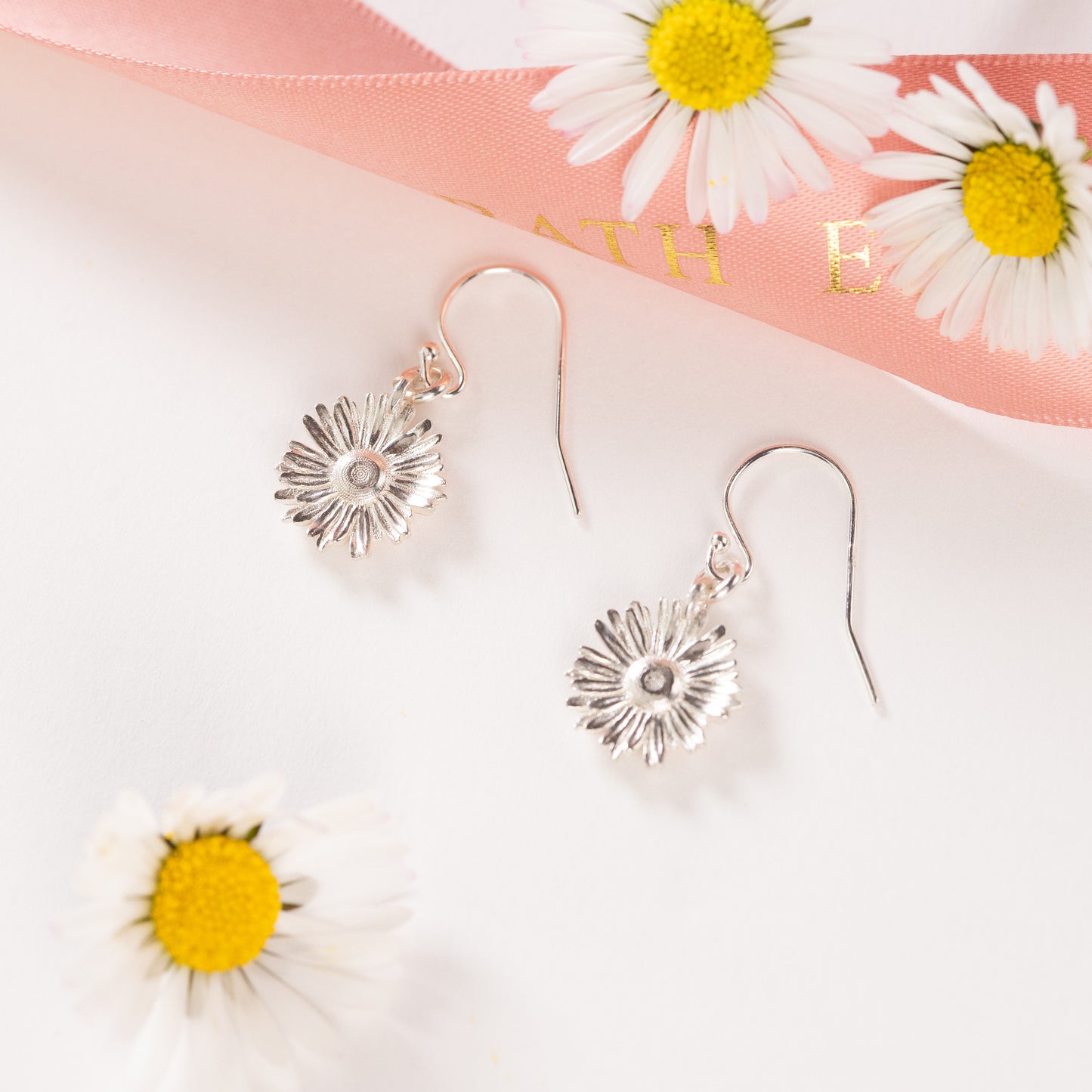 April Birth Flower Earrings - Daisy - Silver