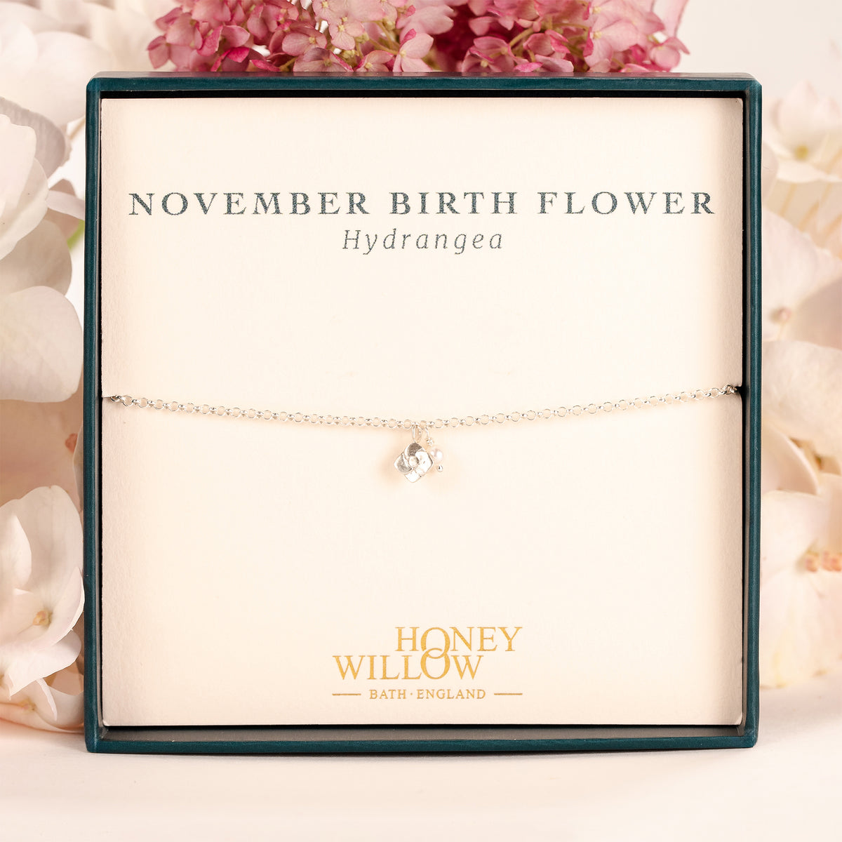 November Birth Flower Bracelet - Hydrangea & Pearl - Silver
