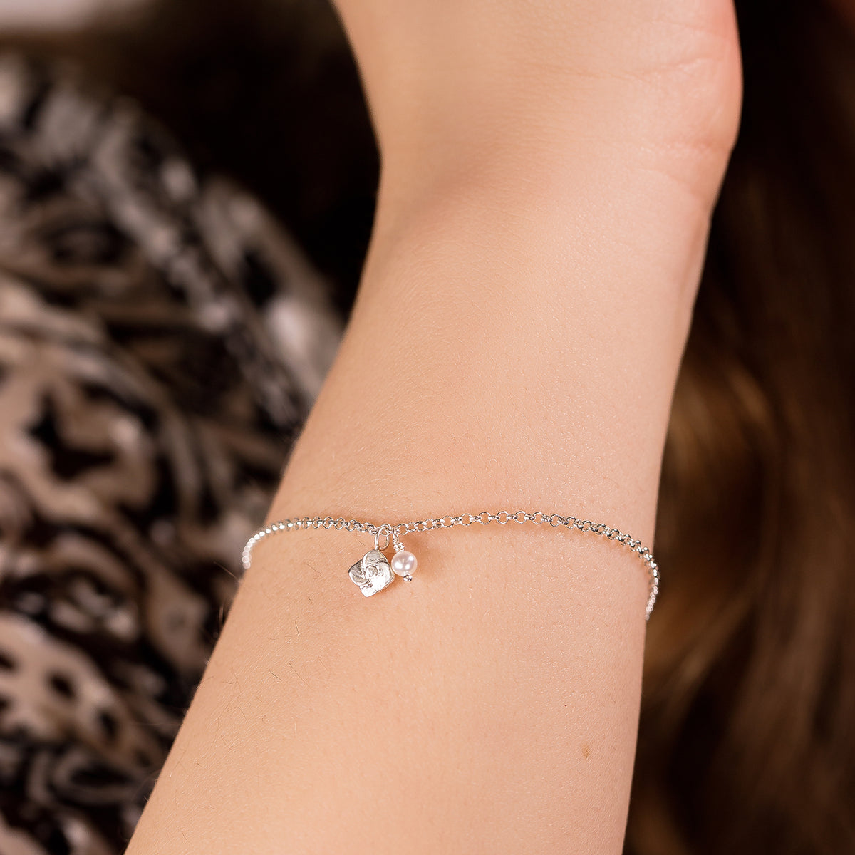 November Birth Flower Bracelet - Hydrangea & Pearl - Silver