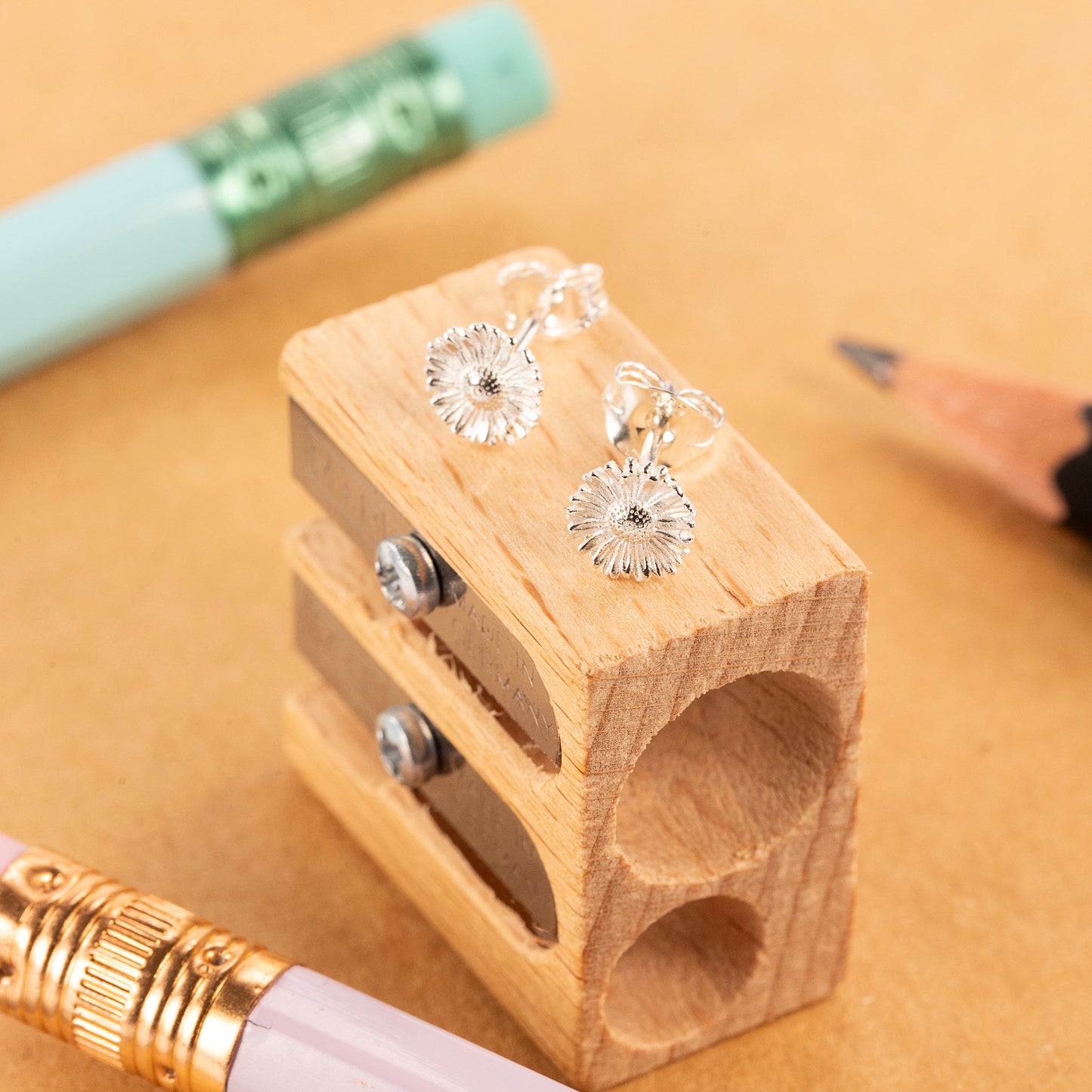 aster studs
