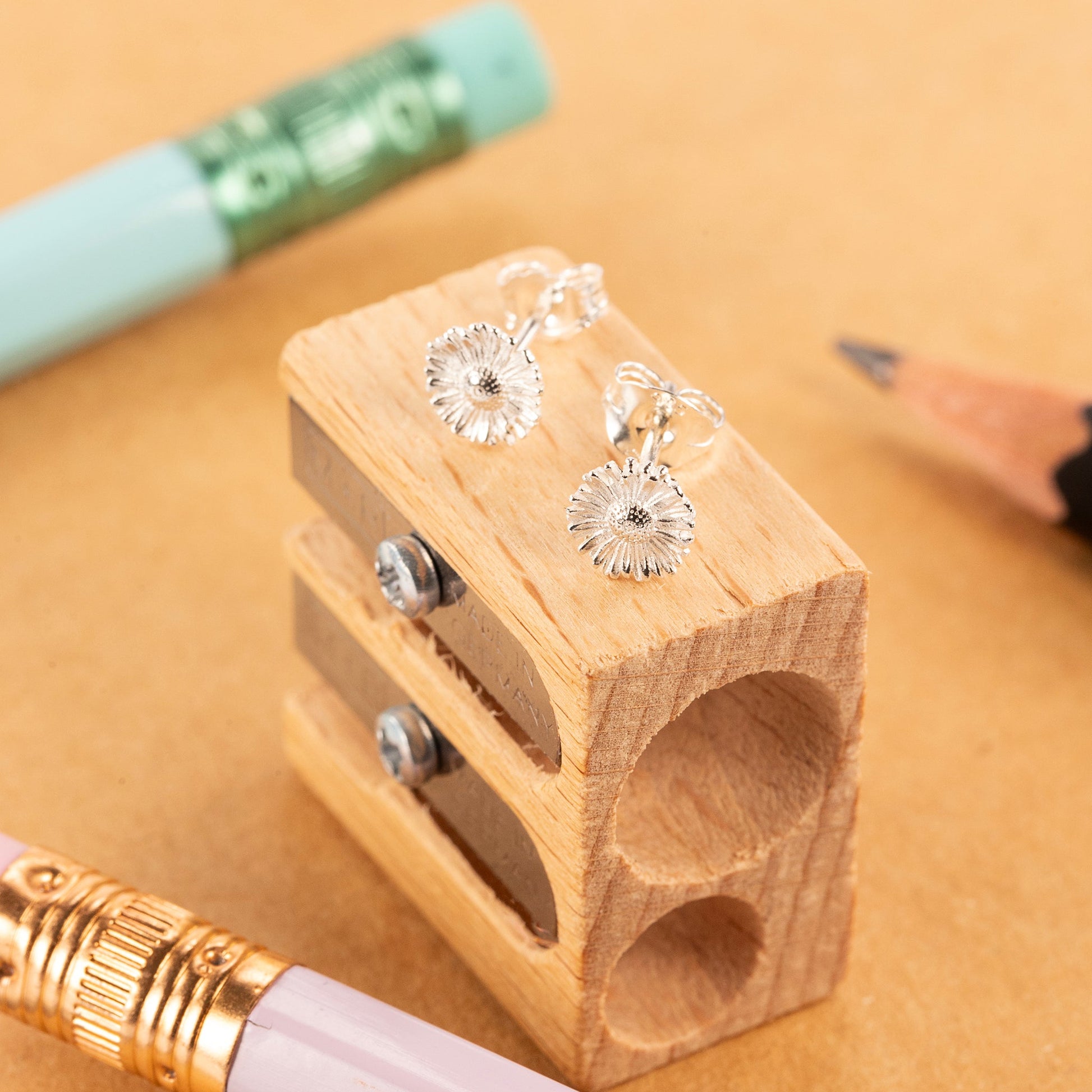 aster studs