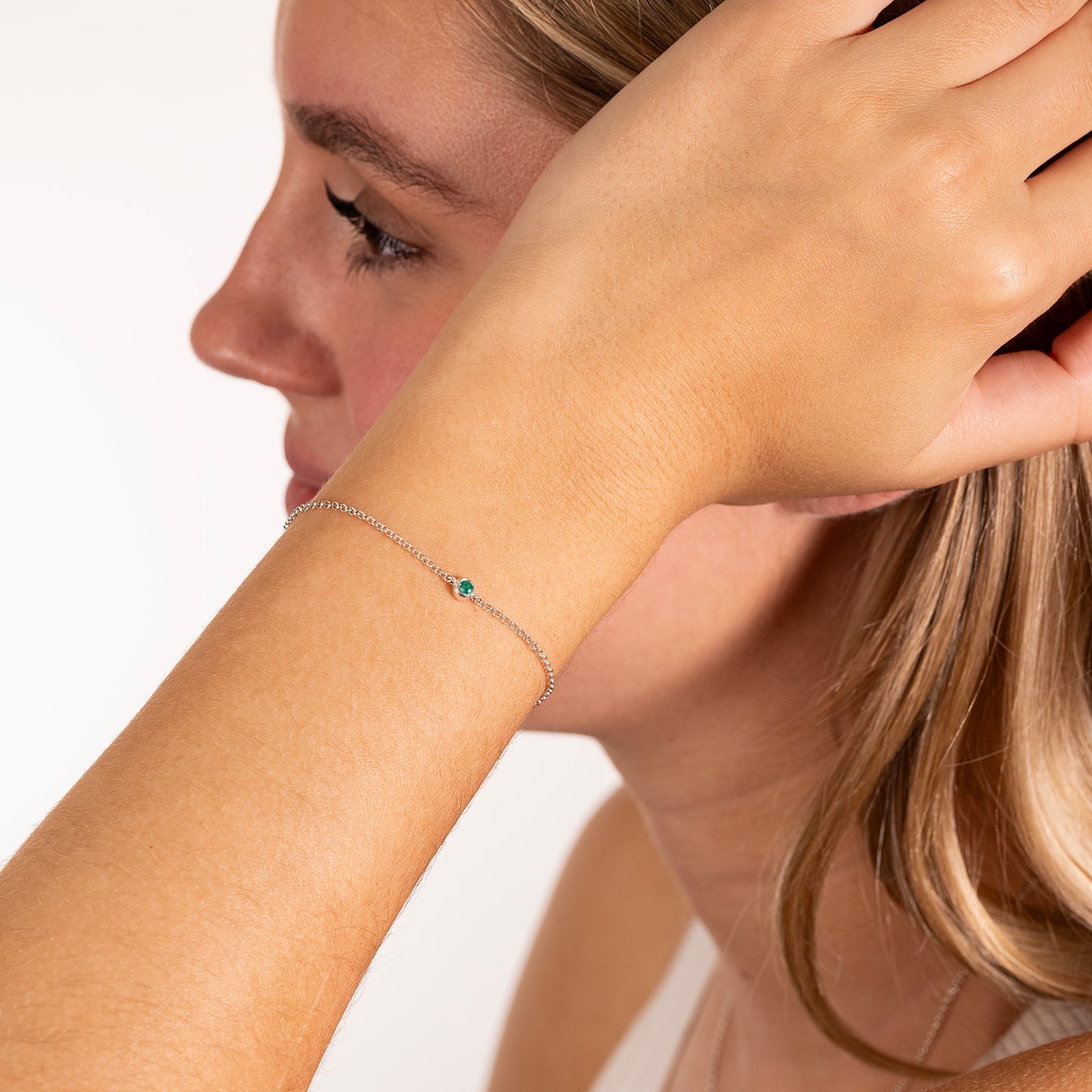 emerald solitaire bracelet