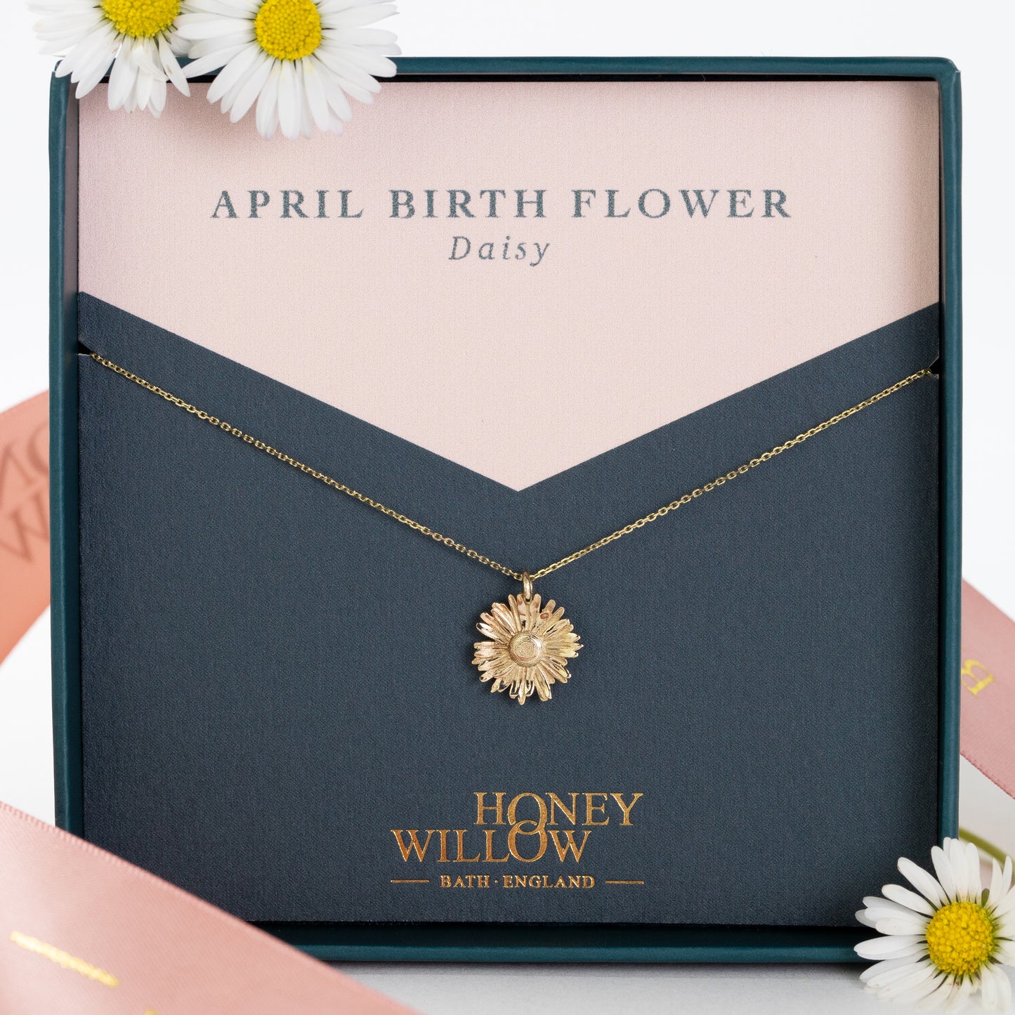 April Birth Flower Necklace - Daisy - 9kt Gold