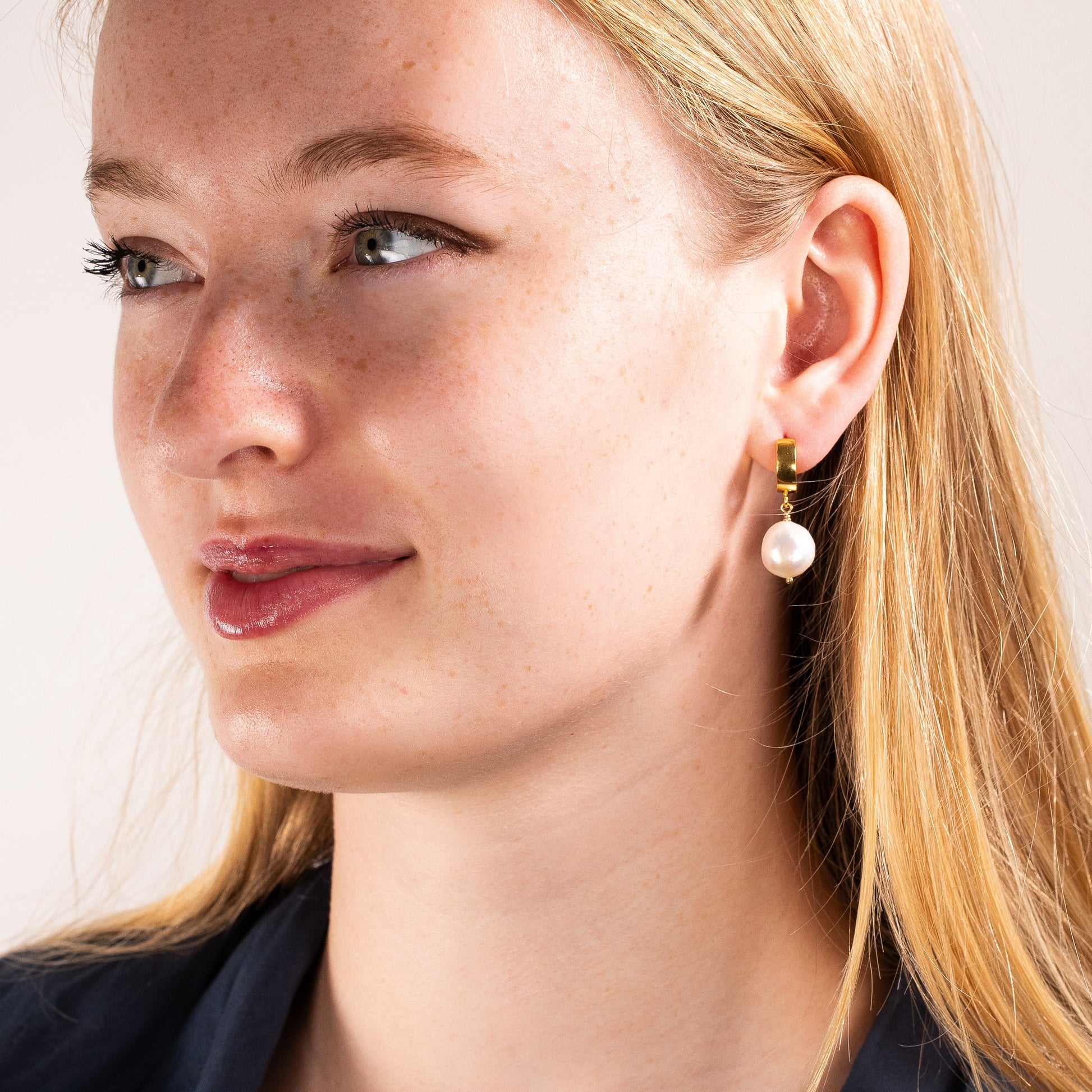 gold magnolias with pearls