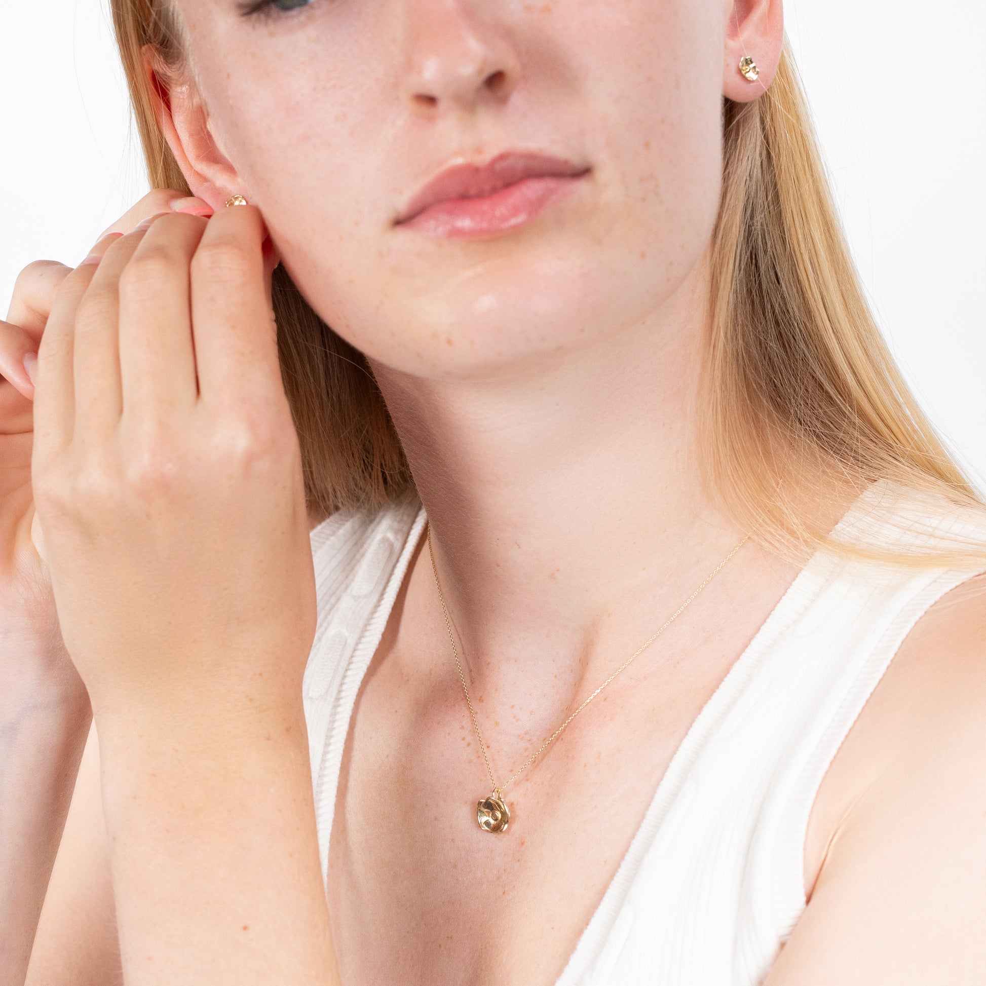 gold poppy necklace