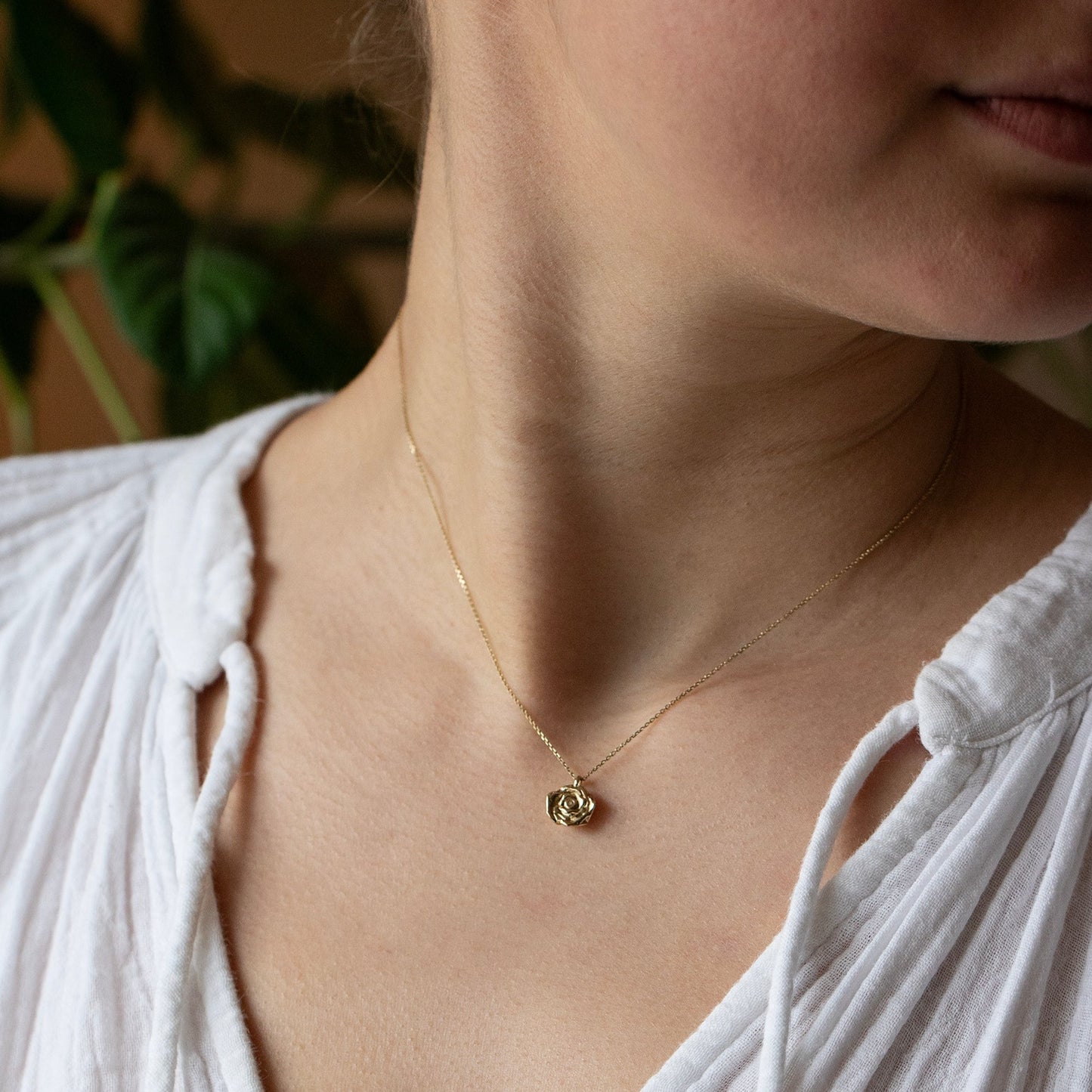 June Birth Flower & Birthstone Necklace - Rose & Alexandrite - 9kt Gold
