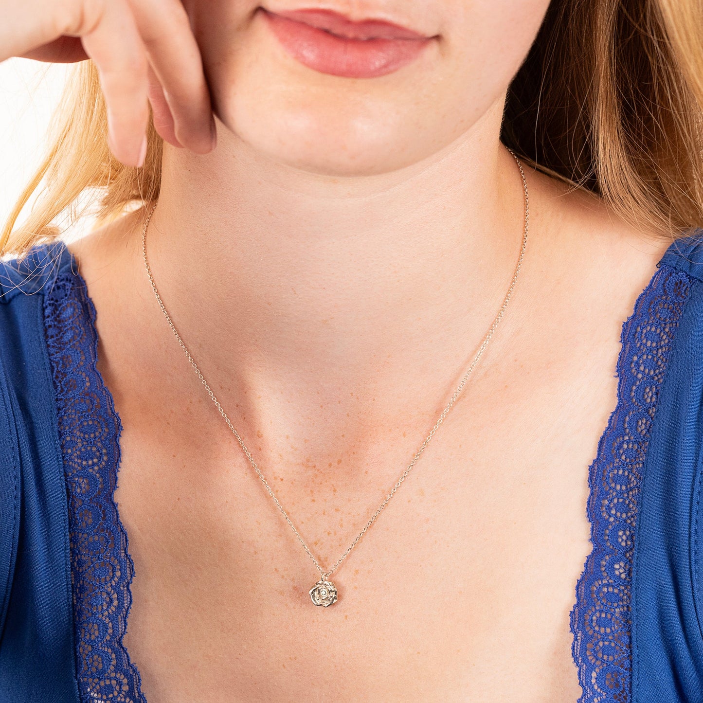 rose flower necklace