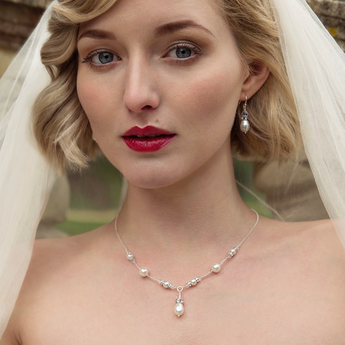 Bridal Pearl V Necklace - Silver & Gold - Vita