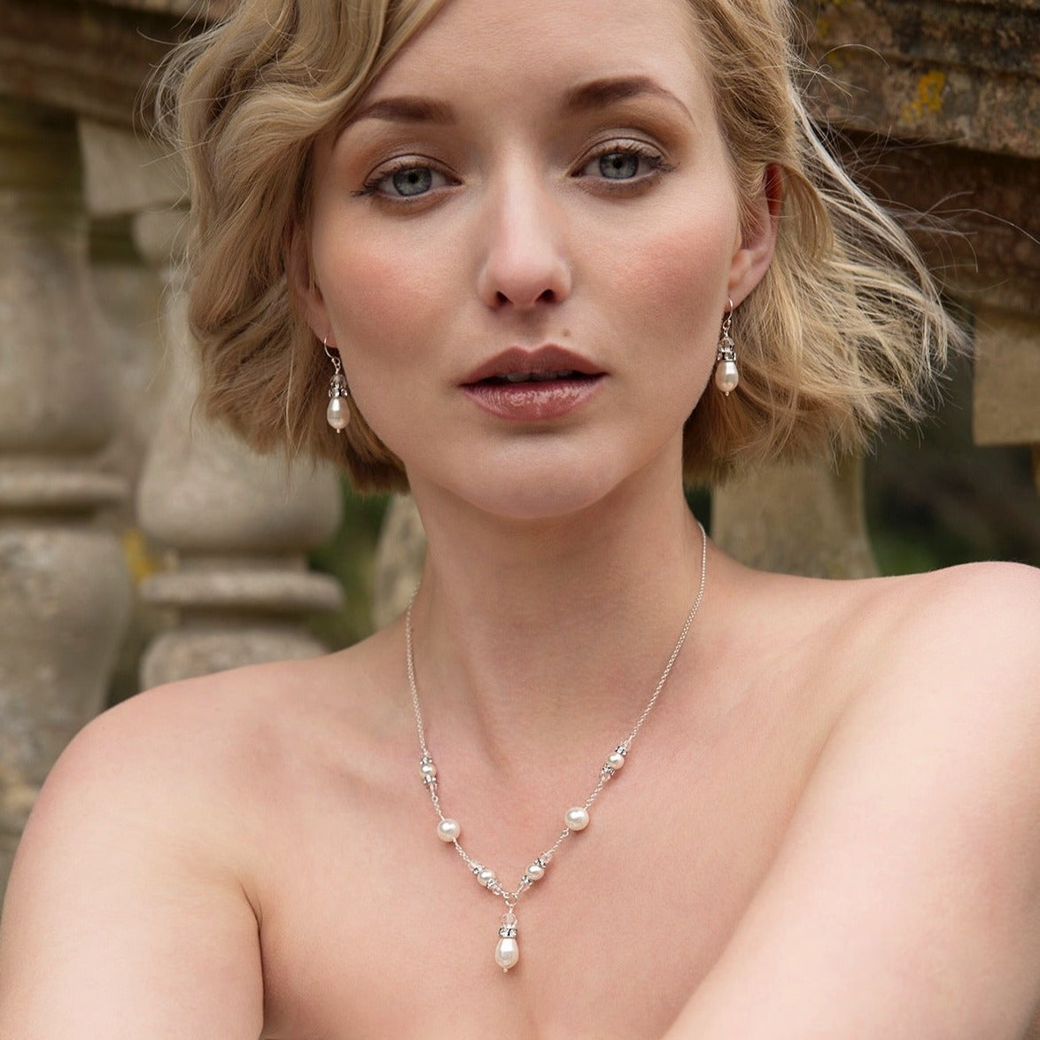 Bridal Pearl V Necklace - Silver & Gold - Vita