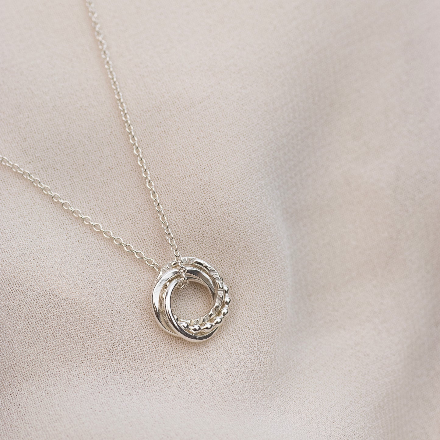 4 Friends Necklace - Silver Love Knot 