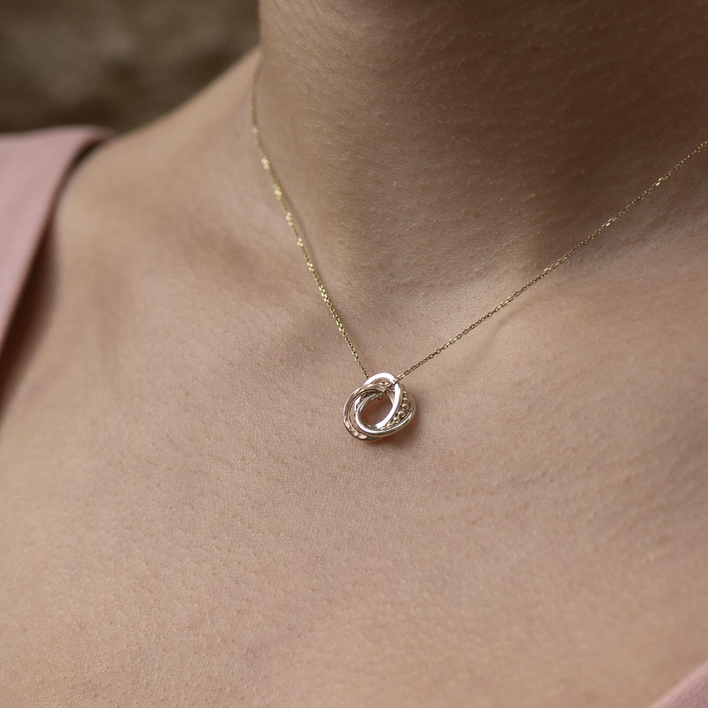4 Links for 4 Loved Ones - Love Knot Necklace - 9kt Gold, Rose Gold, White Gold