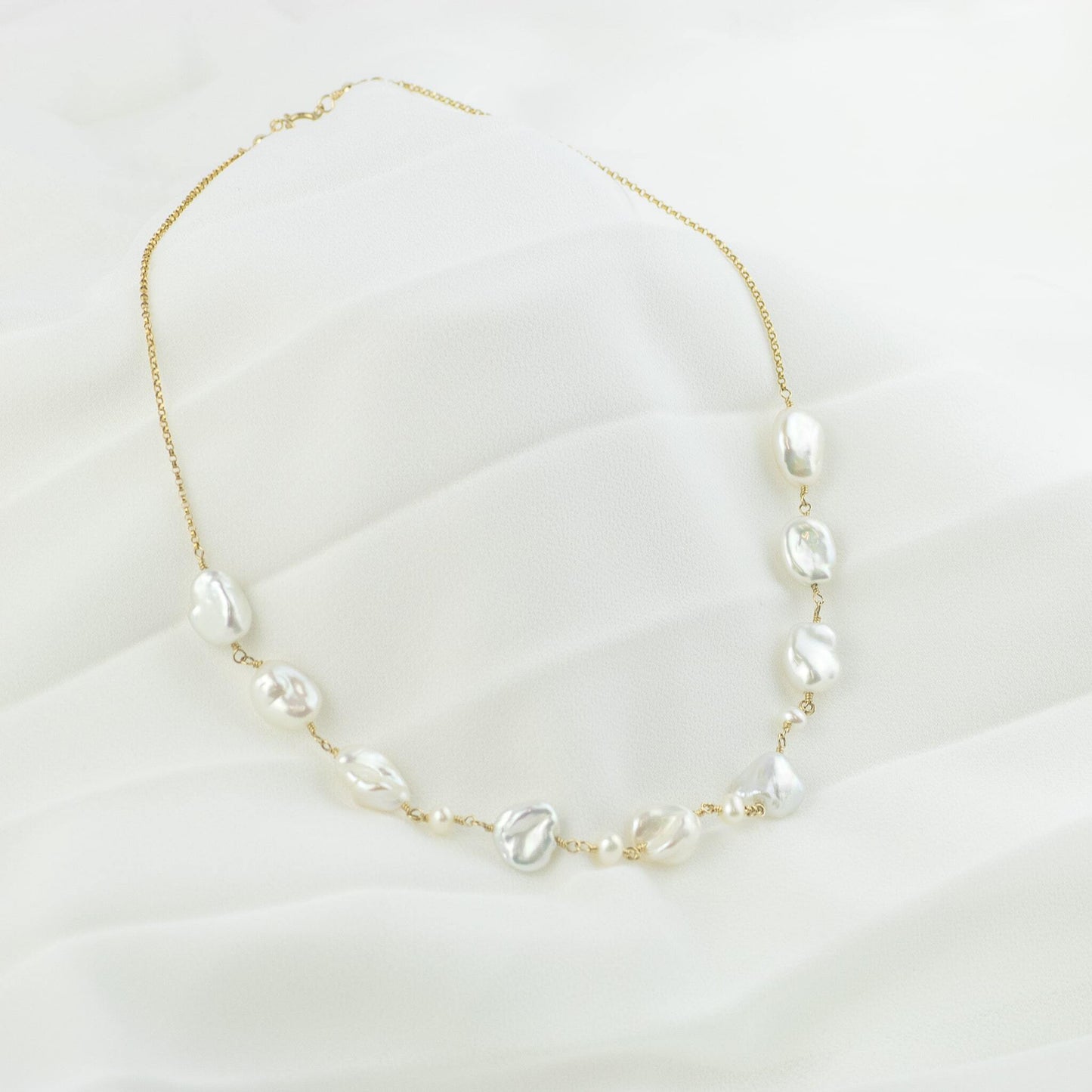 Keishi Pearl Necklace - Silver & Gold - Opis