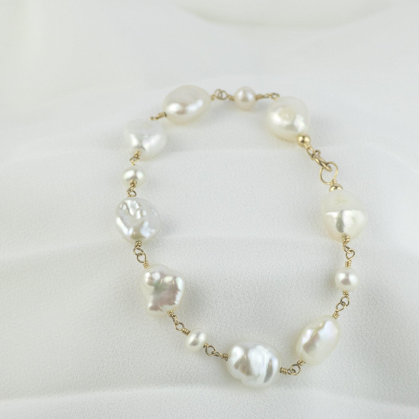 Keishi Pearl Bracelet - Silver & Gold - Opis